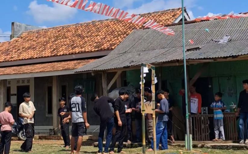 Tangkap Lele sampai Masukkan Paku ke Botol, Lomba 17 Agustus di Ponpes An Nur Penuh Tawa!