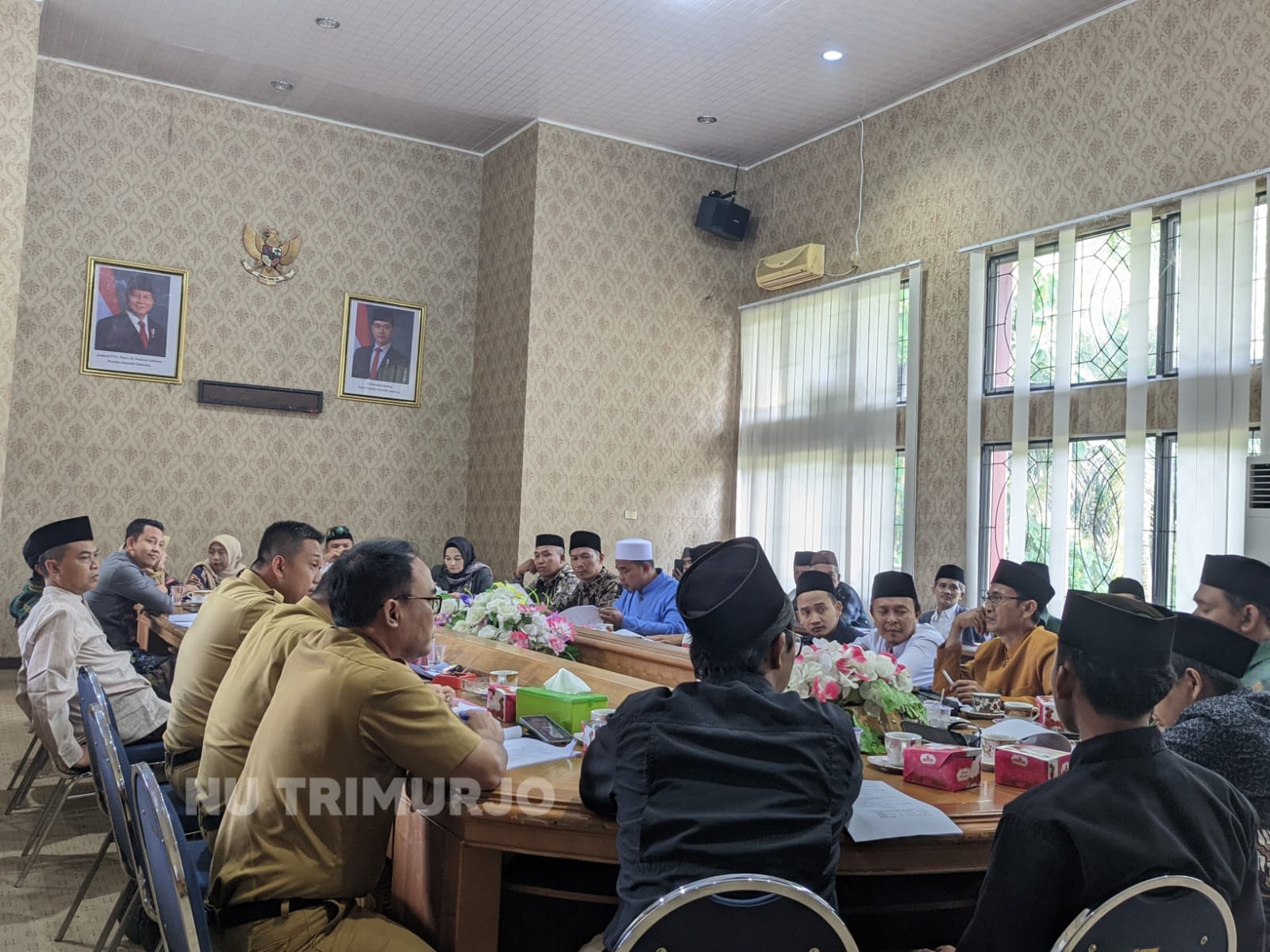 Pengasuh Empat Pesantren Trimurjo Hadiri Rapat Pembahasan Raperda Fasilitas Penyelenggaraan Pesantren